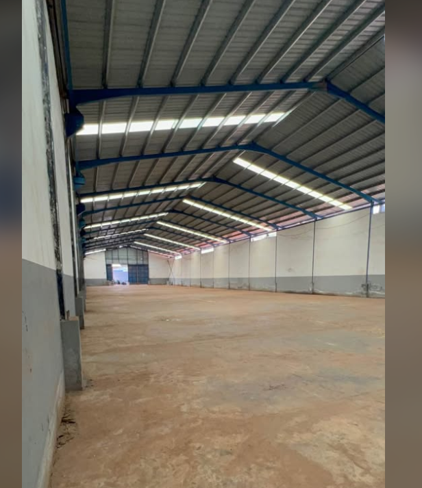 Entrepôt 200m² – Zone Ind.